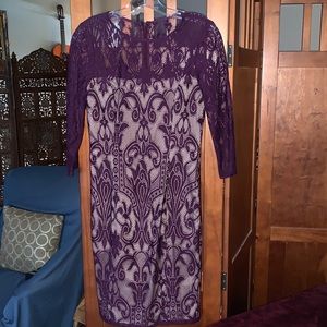 🎉HP!🎉Papell Lace Dress With Accent Cream Lining